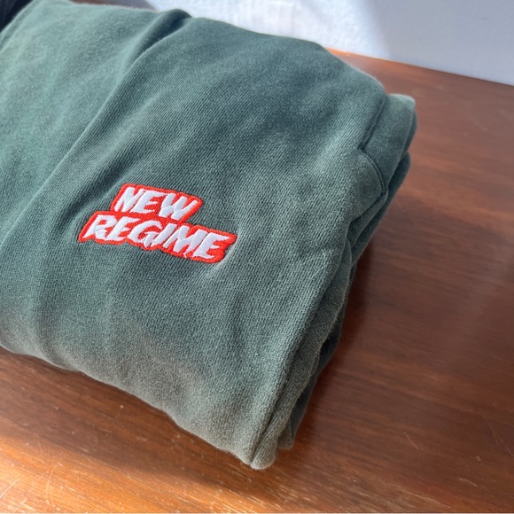 Atelier New Regime Classic Logo Sweatpants in Forest Green - Men’s L - Picture 5 of 5